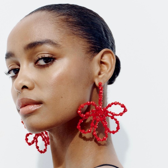 ZARA NWT SS24 RED BEADED FLORAL EARRINGS 1856/226 - Picture 2 of 4